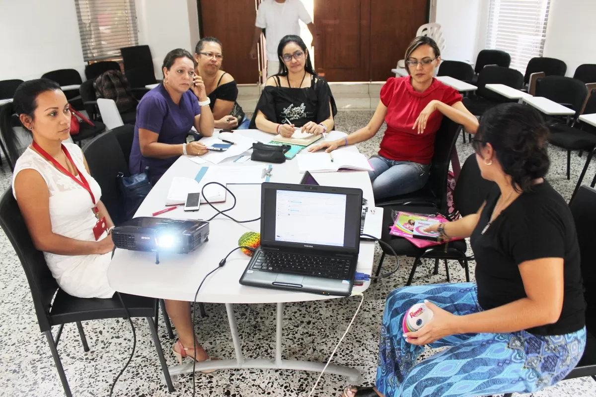 Para fortalecer los Servicios Amigables para Adolescentes y Jóvenes en el municipio de Yopal, junto con la Secretaría de Salud, está adelantando la entrega de un material nuevo que complementará la maleta pedagógica.